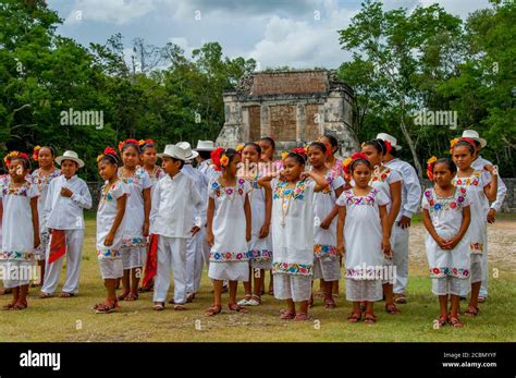  The Rainmakers of Chichen Itza! - Bir Maya Efsanesinin Yağmurla Dansı